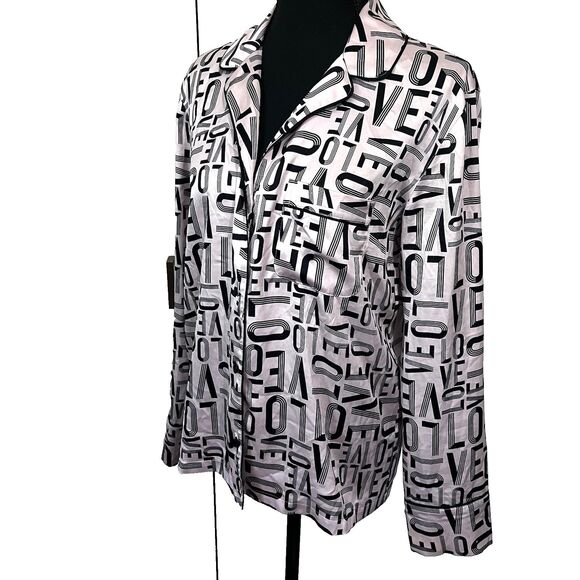 Women's Pink Love Print Button Up Sleep Shirt Sz XS playful feminine cozy - Picture 1 of 4